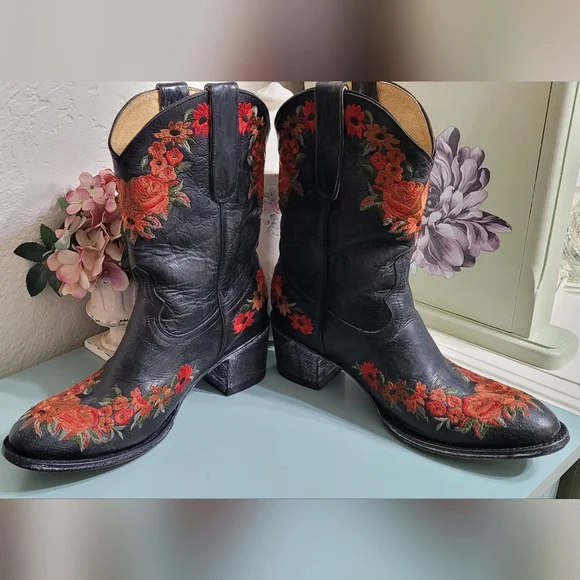 Anna Sui x Yippee Ki Yay by Old Gringo Boots - Picture 3 of 10